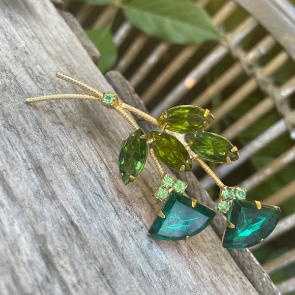 Vintage Rhinestone Flower Pin Brooch Shades of Green - Picture 4 of 12